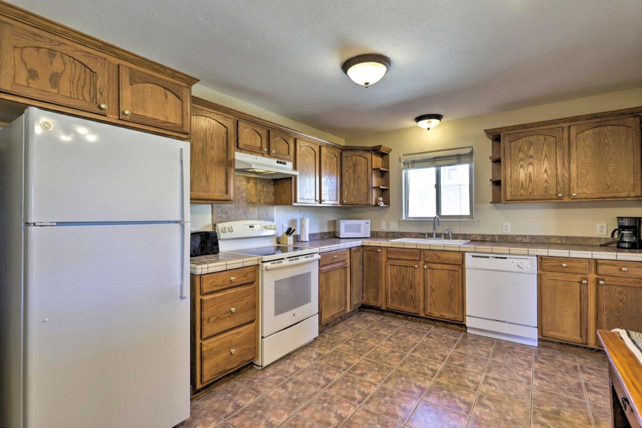 Pet-Friendly Grand Junction Townhome With Yard! Exterior foto